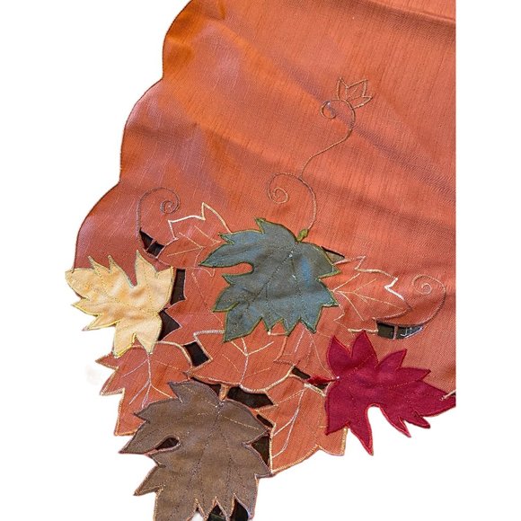 Leaf Fall Thanksgiving Table Runner + 4 Cream color Cloth Napkins - Picture 8 of 8